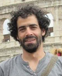 محمد الجولاني يعدّ واحدا من الفنانين الحيويين والمنفتحين على التجارب الفنية خارج فلسطين دون أن يشكل ذلك أيّ تقويض لهويته