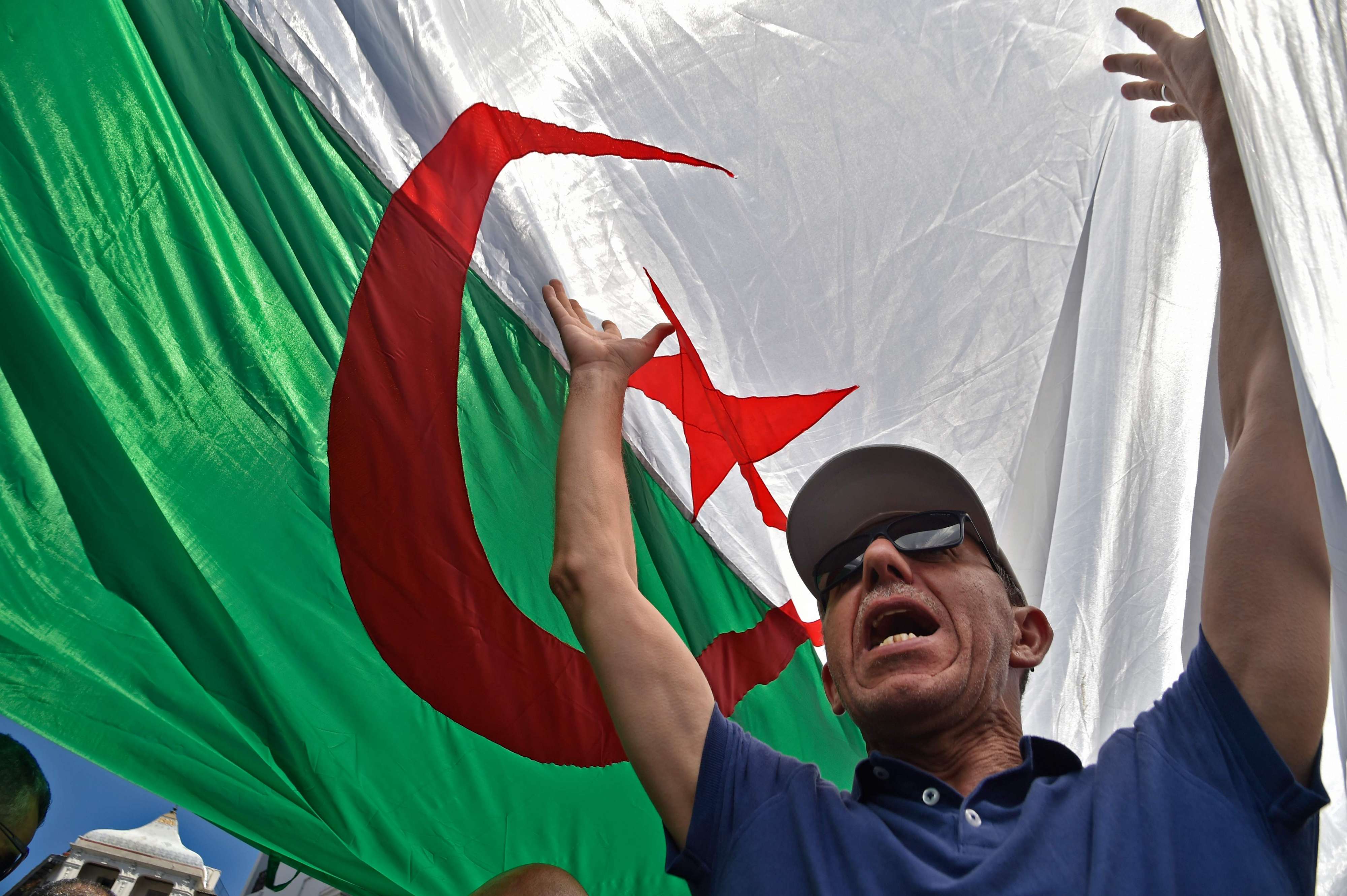 الجزائر Thumbnail