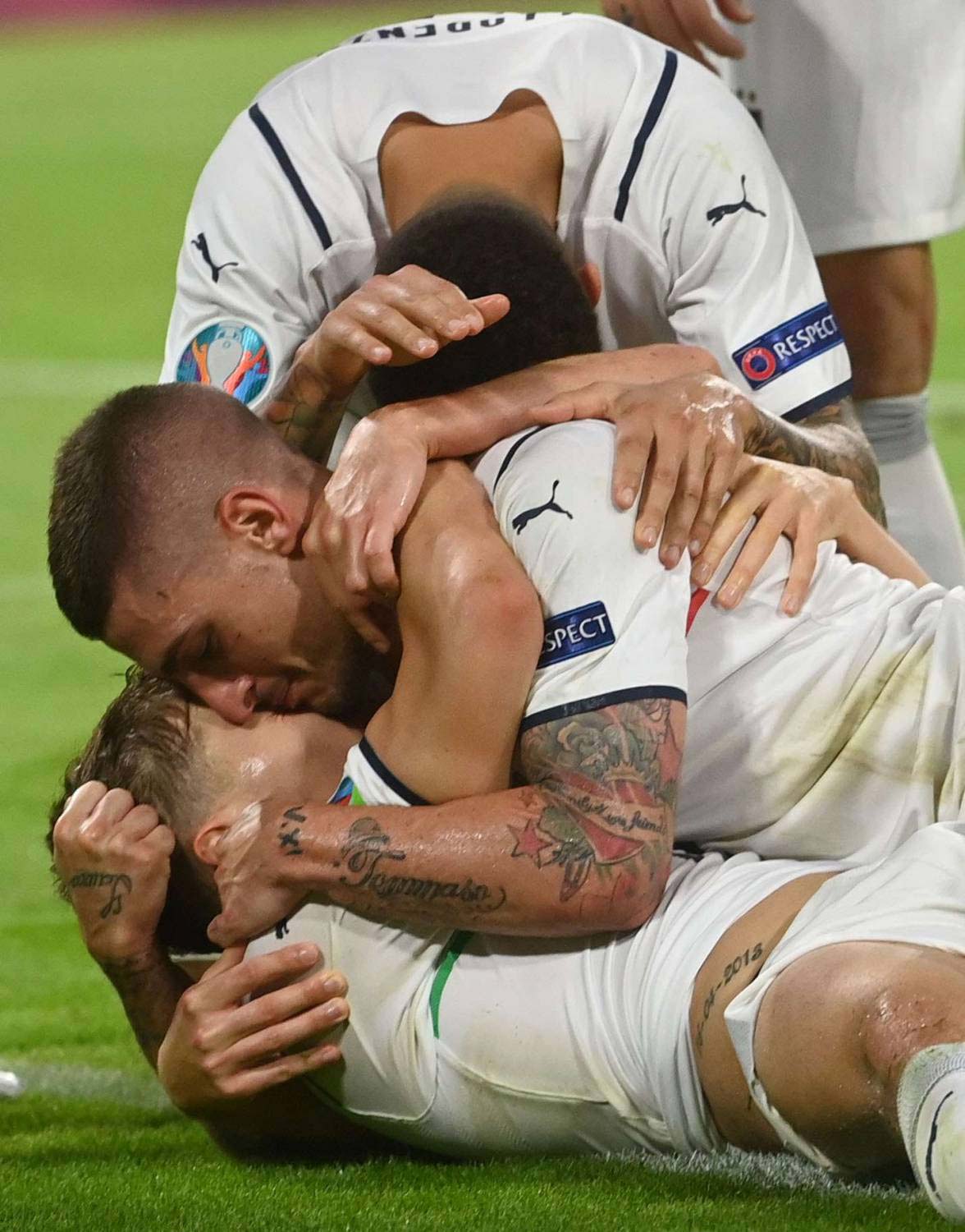 إيطاليا المقنعة تعبّد الطريق لحصد لقب اليورو Thumbnail
